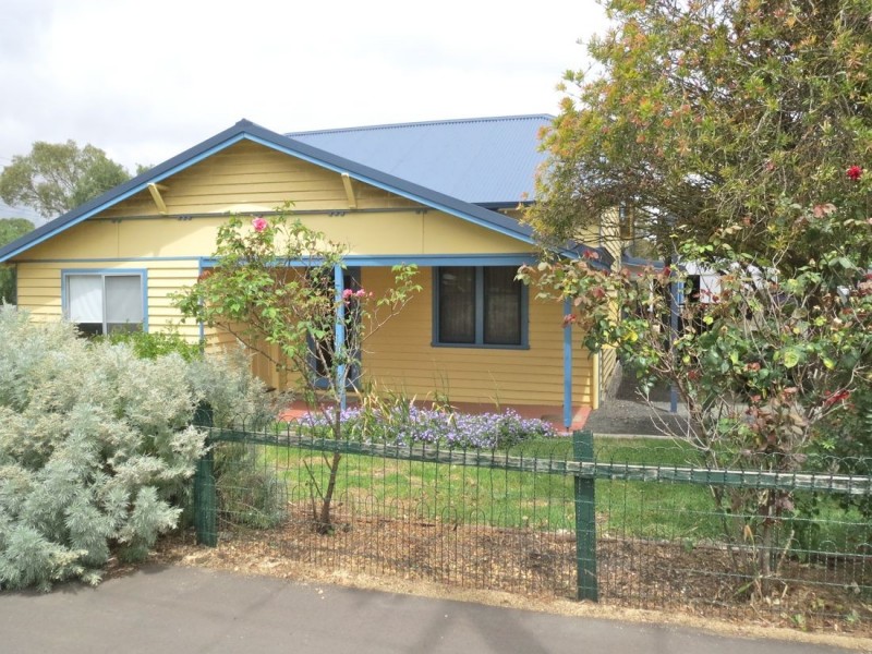 8 Sandstone Avenue, Naracoorte SA 5271