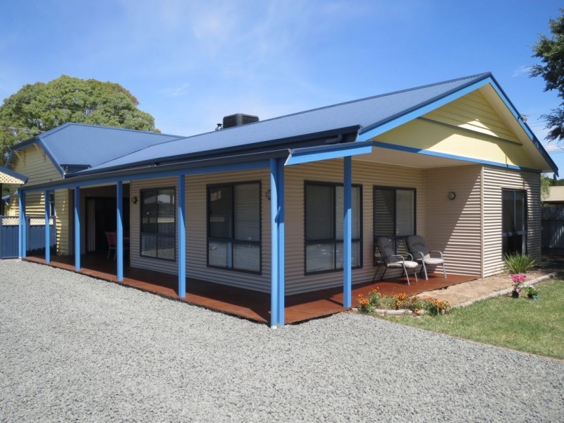 8 Sandstone Avenue, Naracoorte SA 5271