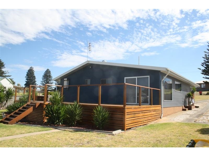 3 Chambers Street, Beachport SA 5280