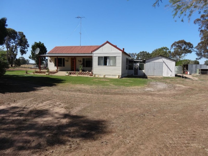 113 Jim Whitehead Road, Edenhope VIC 3318