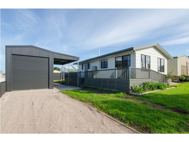 11 Chambers Street, Beachport SA 5280