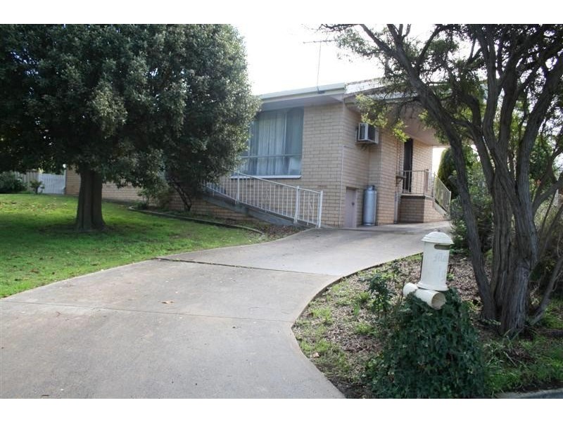 19 Hutchesson Street, Millicent SA 5280