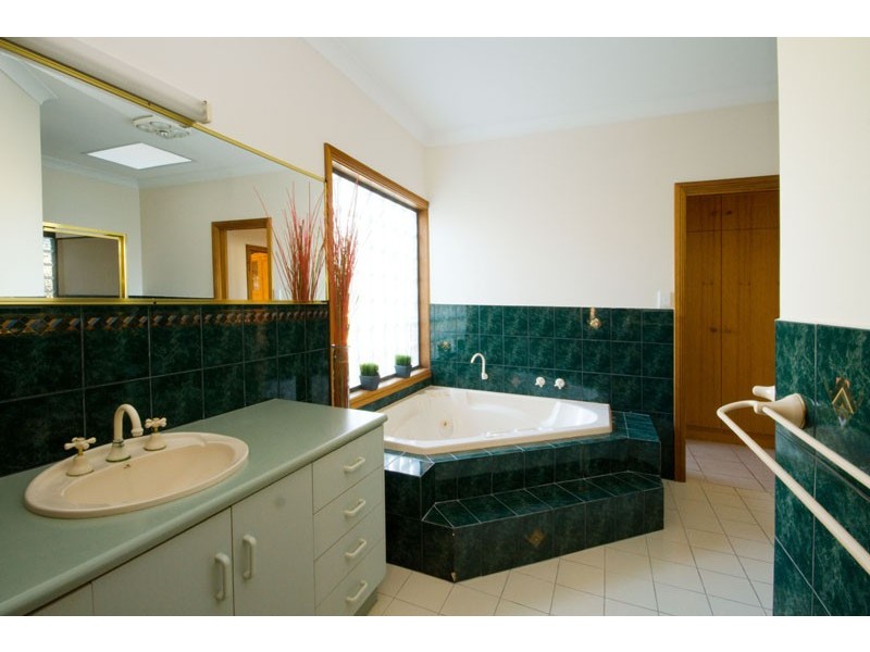 28 Sargent Close, Robe SA 5276