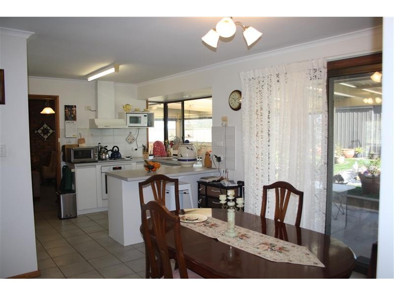 2 Varcoe Street, Beachport SA 5280