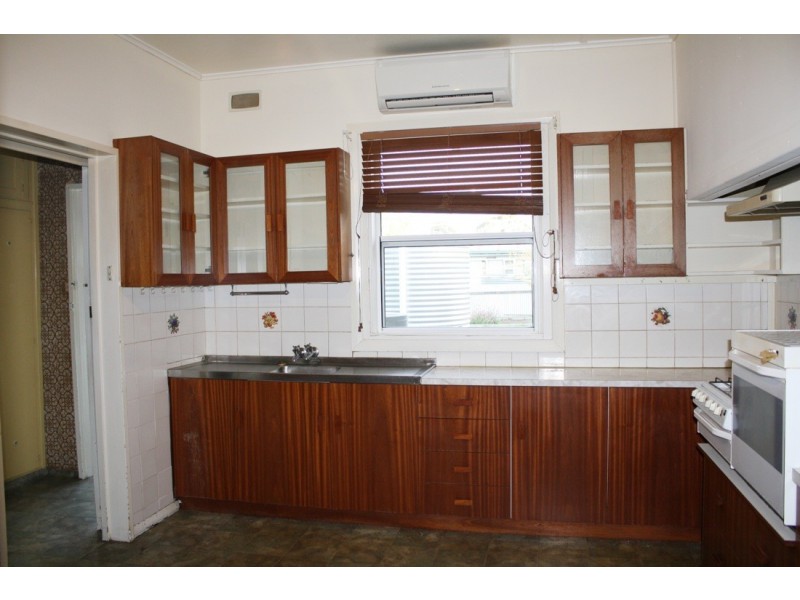 14 Sixth Avenue, Naracoorte SA 5271