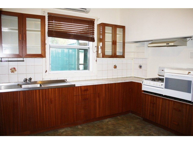 14 Sixth Avenue, Naracoorte SA 5271