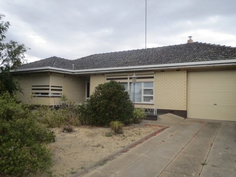 8 Fourth Avenue, Naracoorte SA 5271