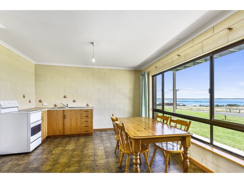 64 Foster Street, Beachport SA 5280