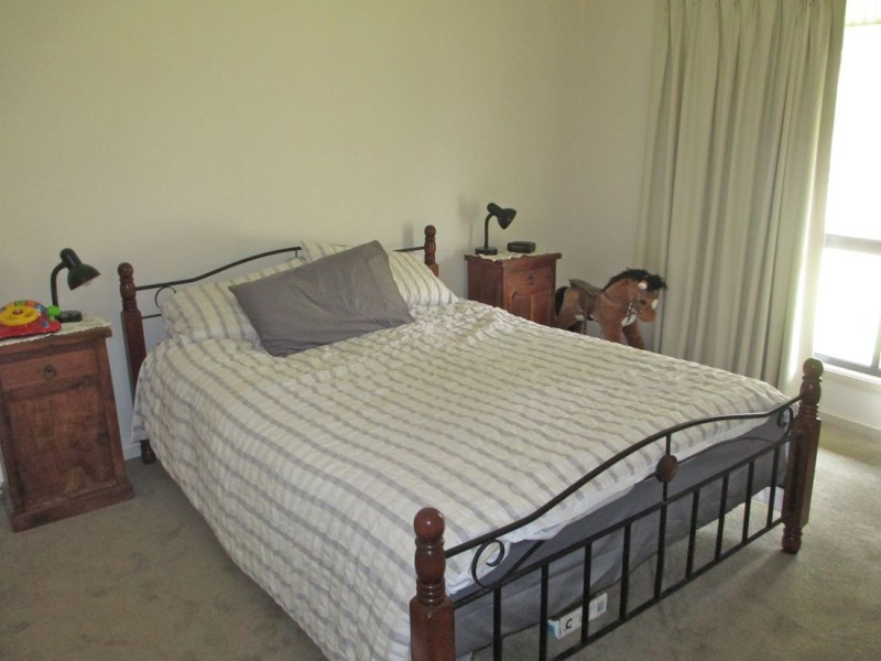 6 Johnston Street, Apsley VIC 3319