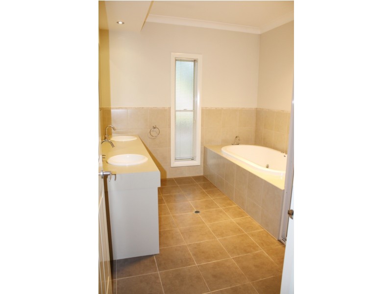 28 Stewart Terrace, Naracoorte SA 5271