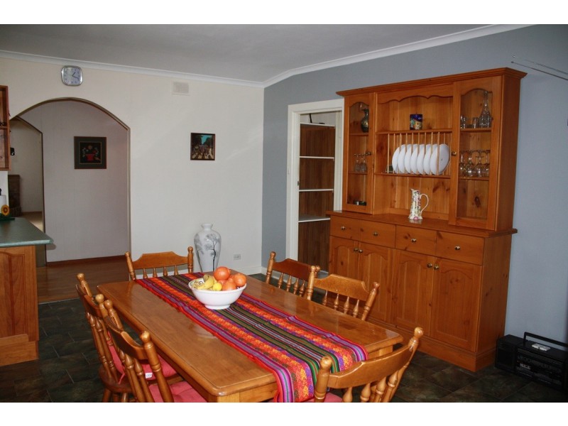 33 Caves Road, Naracoorte SA 5271