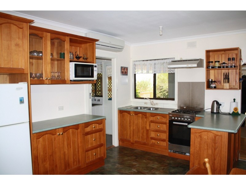 33 Caves Road, Naracoorte SA 5271