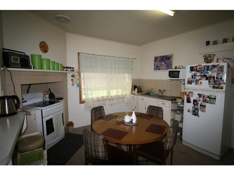 42 Wallace Street, Apsley VIC 3319