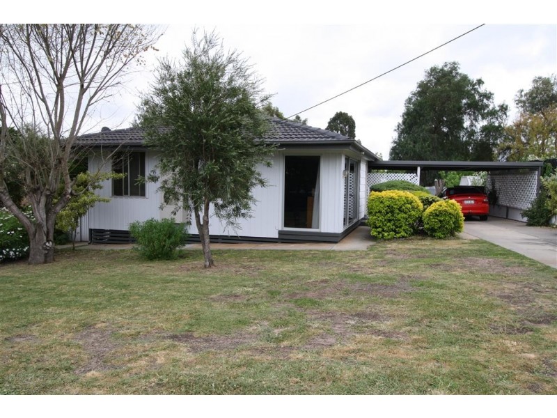 12 Gilbert Drive, Naracoorte SA 5271