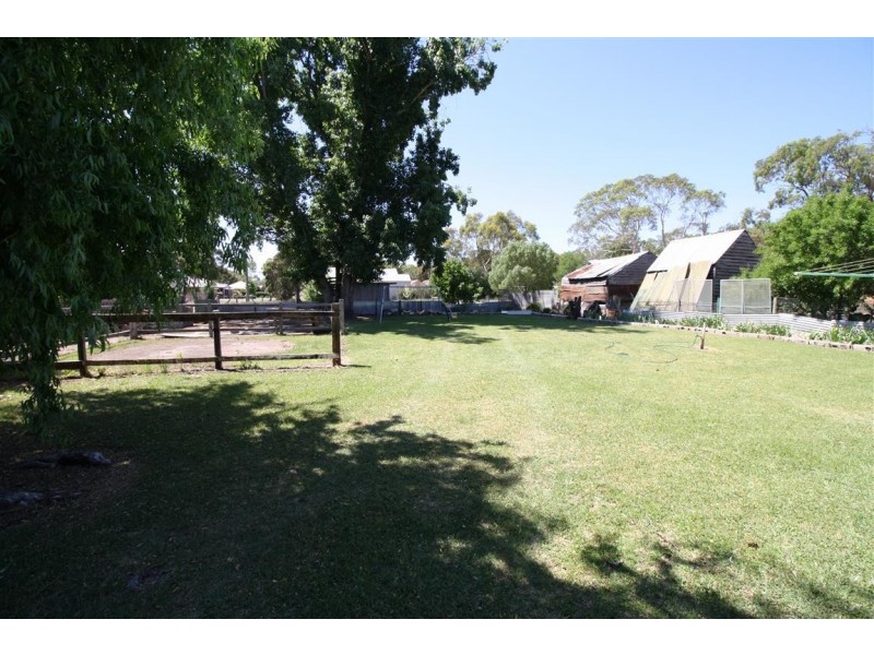 52 Wallace Street, Apsley VIC 3319