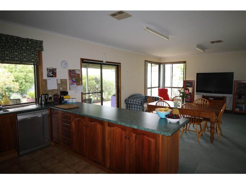 2 Fourth Avenue, Naracoorte SA 5271