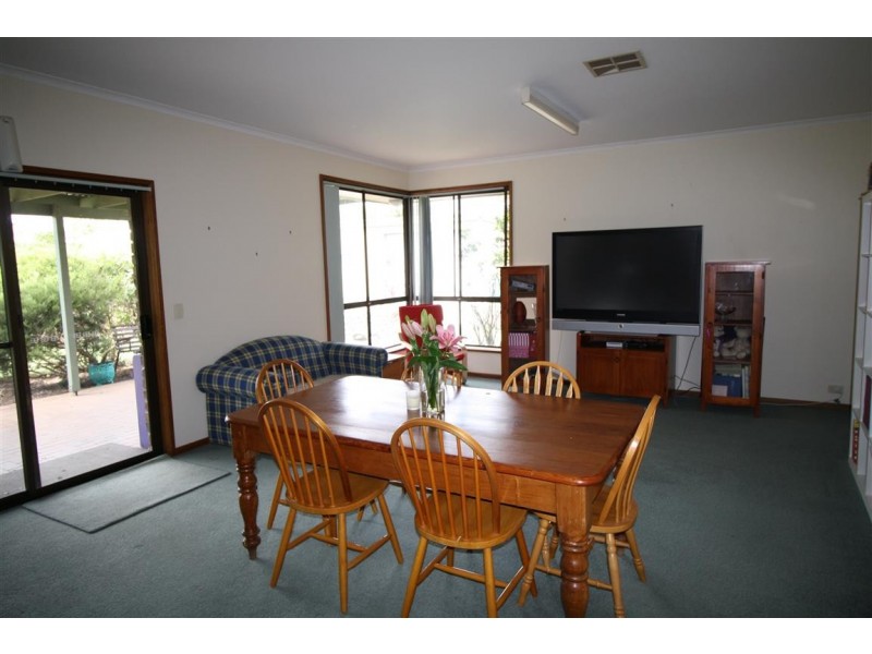 2 Fourth Avenue, Naracoorte SA 5271