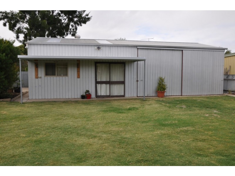 4 Fourth Avenue, Naracoorte SA 5271