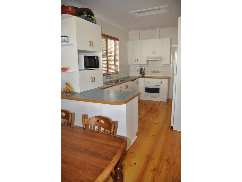 4 Fourth Avenue, Naracoorte SA 5271