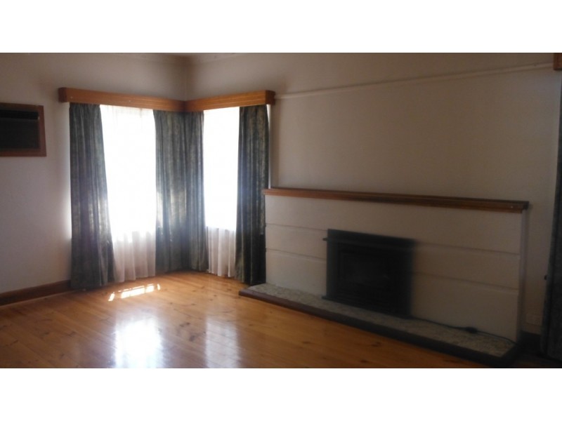 8 Second Avenue, Naracoorte SA 5271