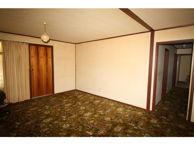 43 Laidlaw Street, Apsley VIC 3319