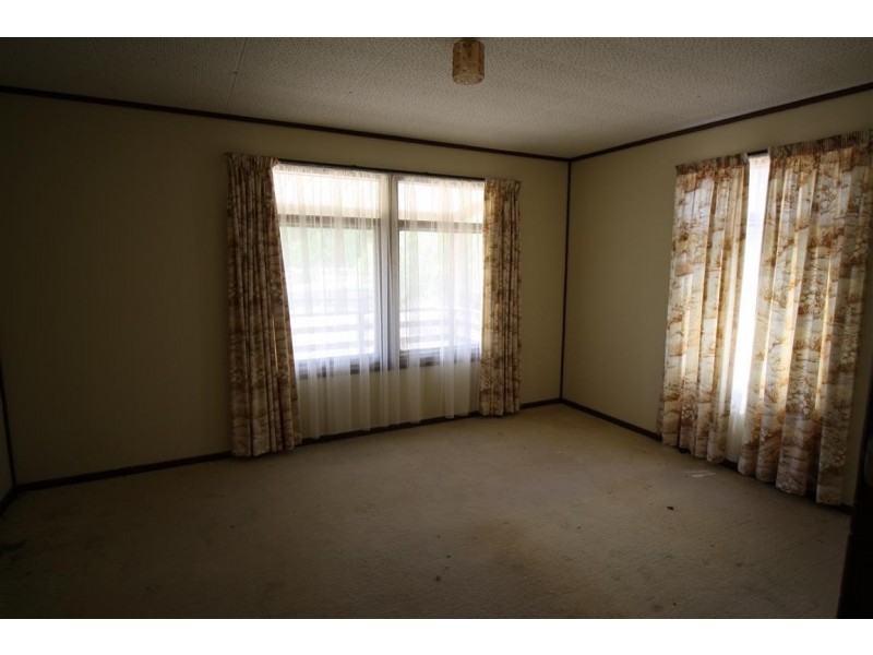 43 Laidlaw Street, Apsley VIC 3319