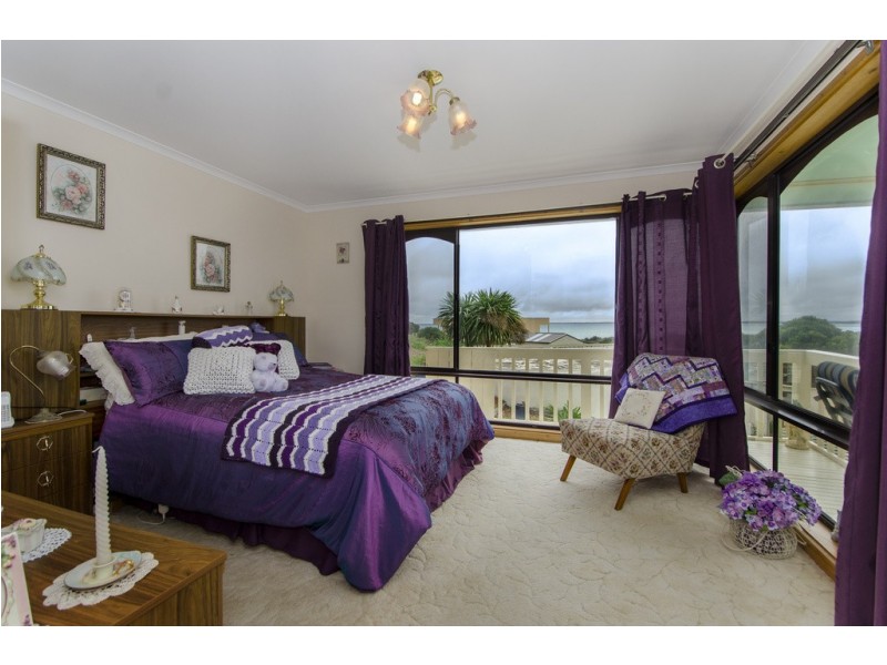 6 Cape Buffon Drive, Southend SA 5280