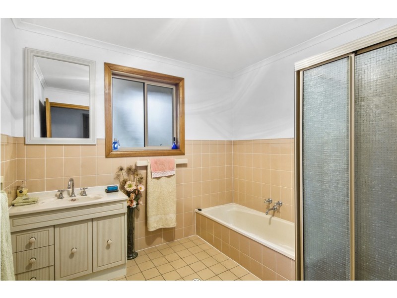 18 Fordham Ave, Naracoorte SA 5271