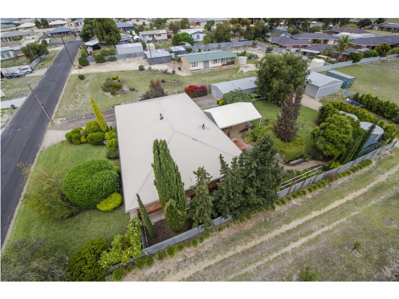 18 Fordham Ave, Naracoorte SA 5271
