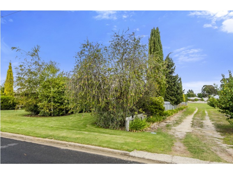 18 Fordham Ave, Naracoorte SA 5271