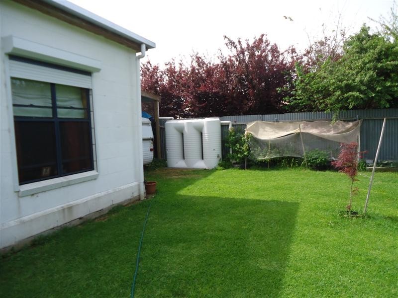 10 Randall Street, Tantanoola SA 5280