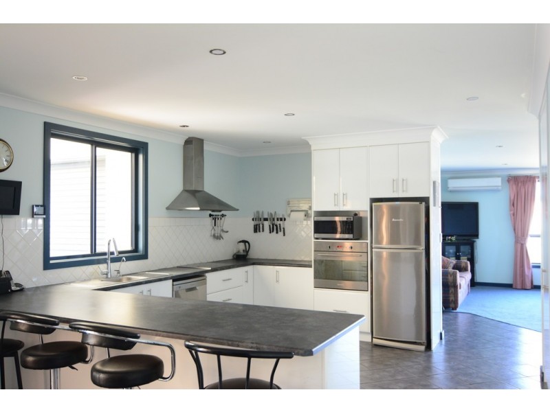 25 Thompson Road, Robe SA 5276