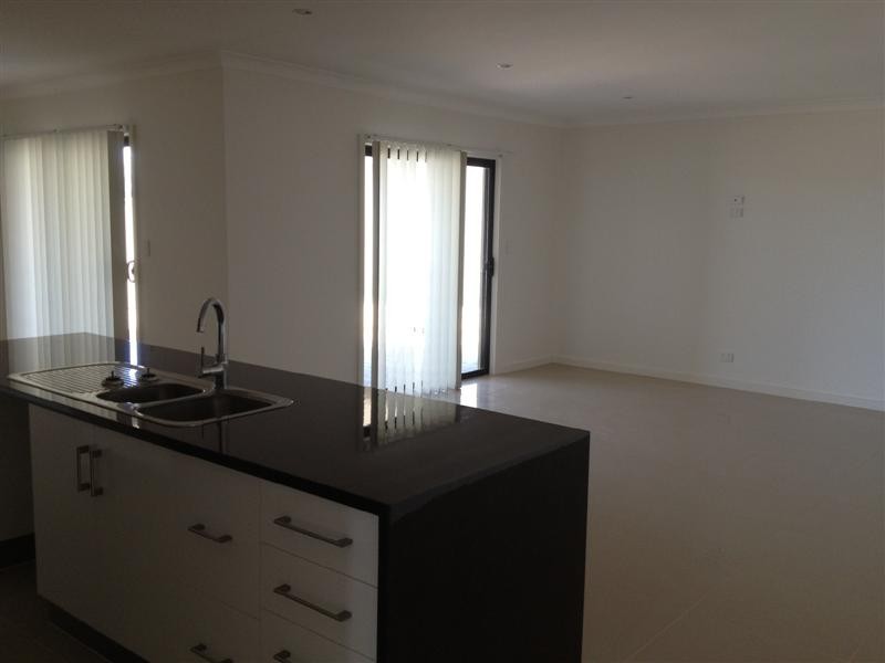 8 Alexander Tolmer Way, Robe SA 5276