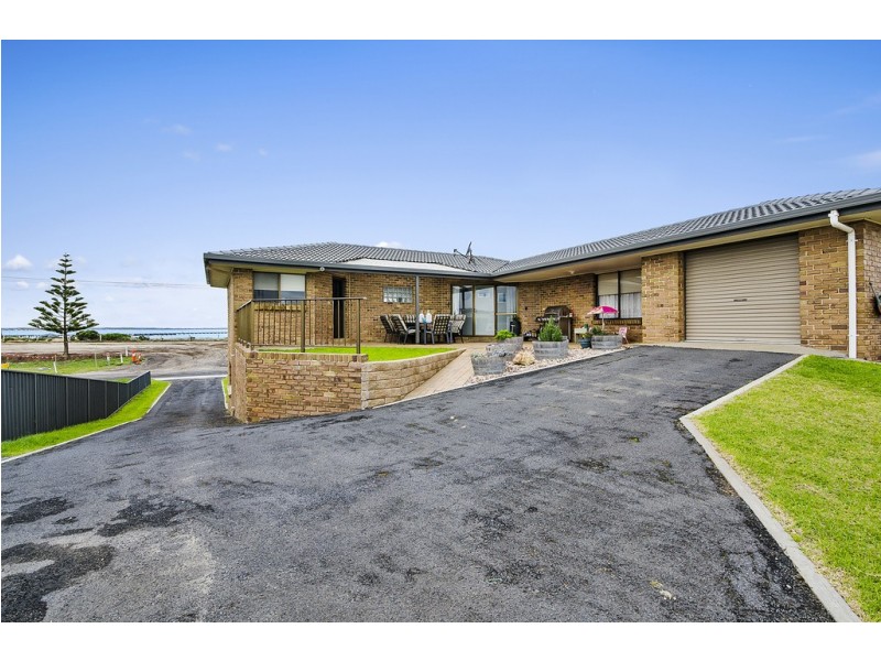 28 Beach Road, Beachport SA 5280