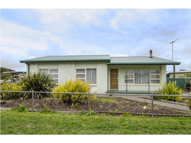 16 Ramsay Street, Millicent SA 5280