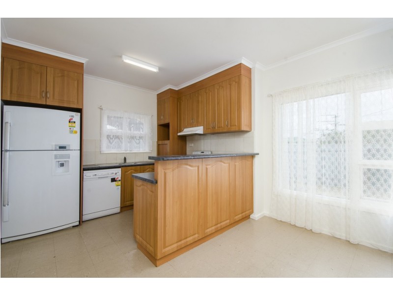 16 Ramsay Street, Millicent SA 5280