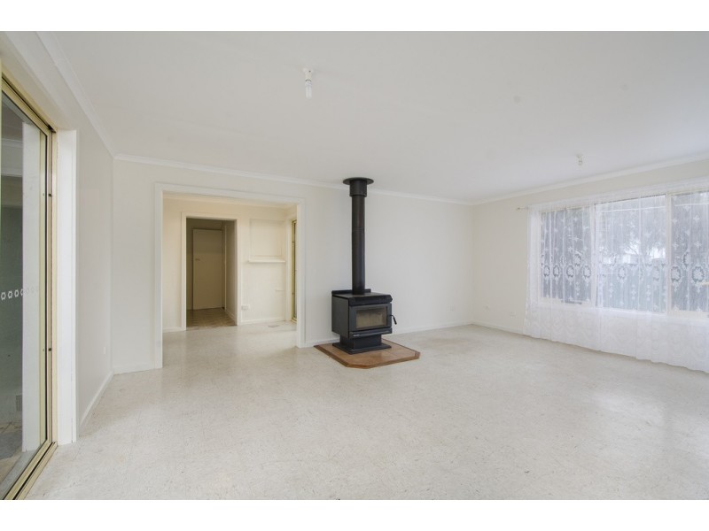 16 Ramsay Street, Millicent SA 5280