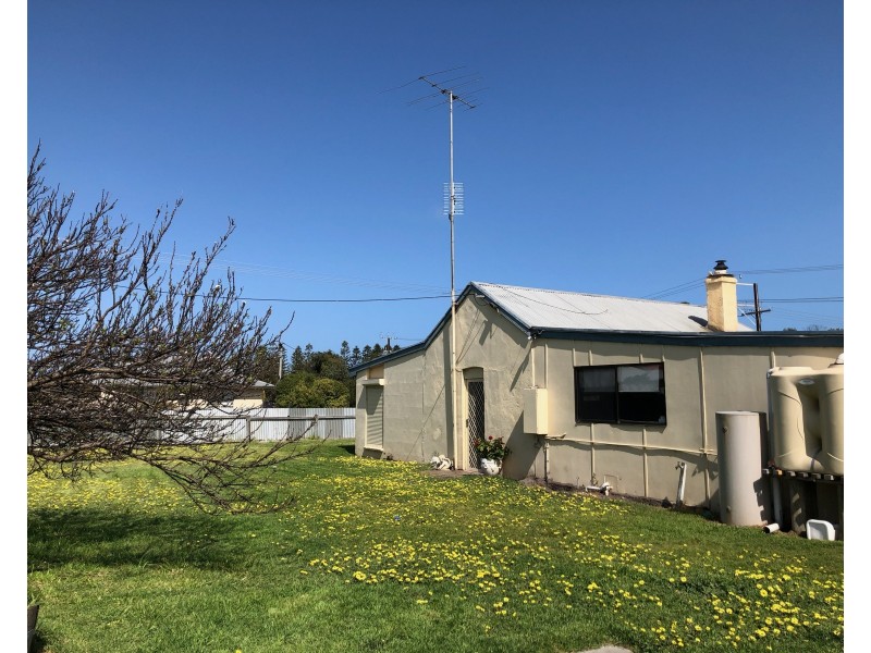 6 Clarke Street, Kingston Se SA 5275
