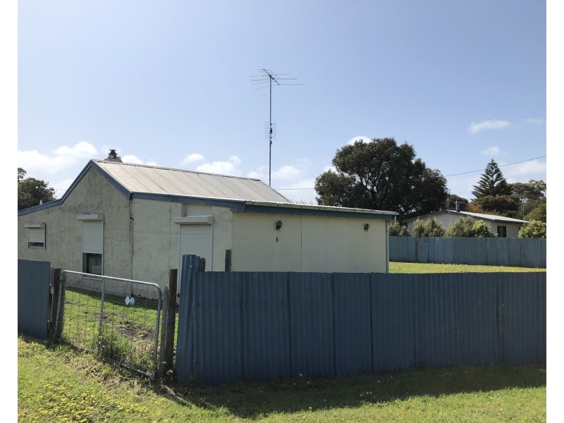 6 Clarke Street, Kingston Se SA 5275