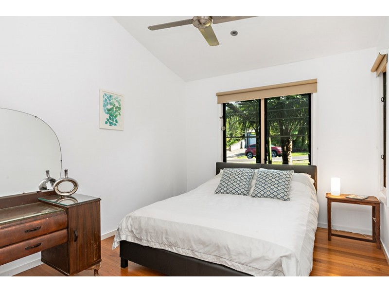 1 Corlis Crescent, Bangalow NSW 2479