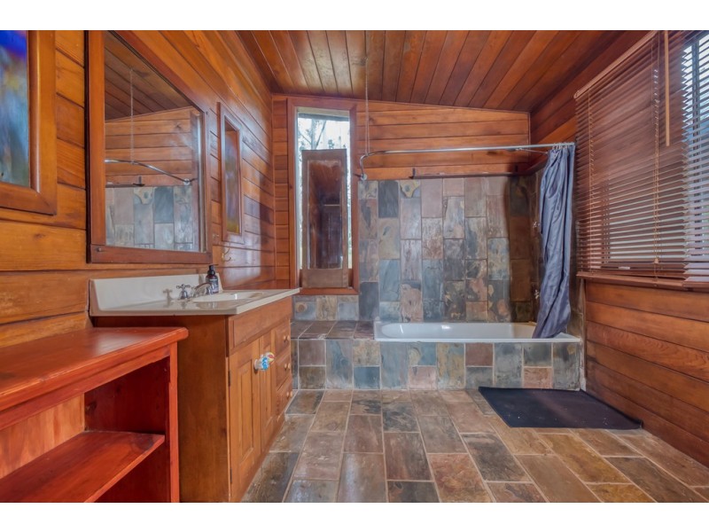 173 FOWLERS LANE, Bangalow NSW 2479