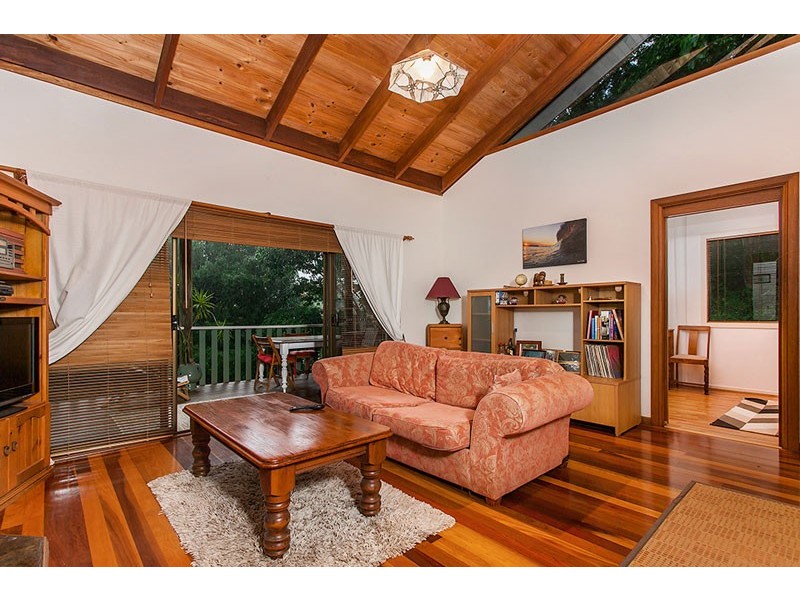 16 Palm Tree Crescent, Bangalow NSW 2479