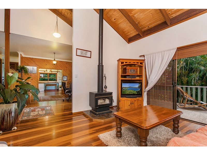 16 Palm Tree Crescent, Bangalow NSW 2479