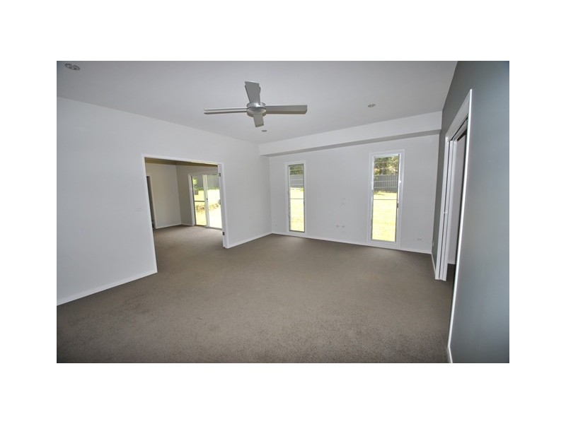 16 Park Road, St Georges Basin NSW 2540