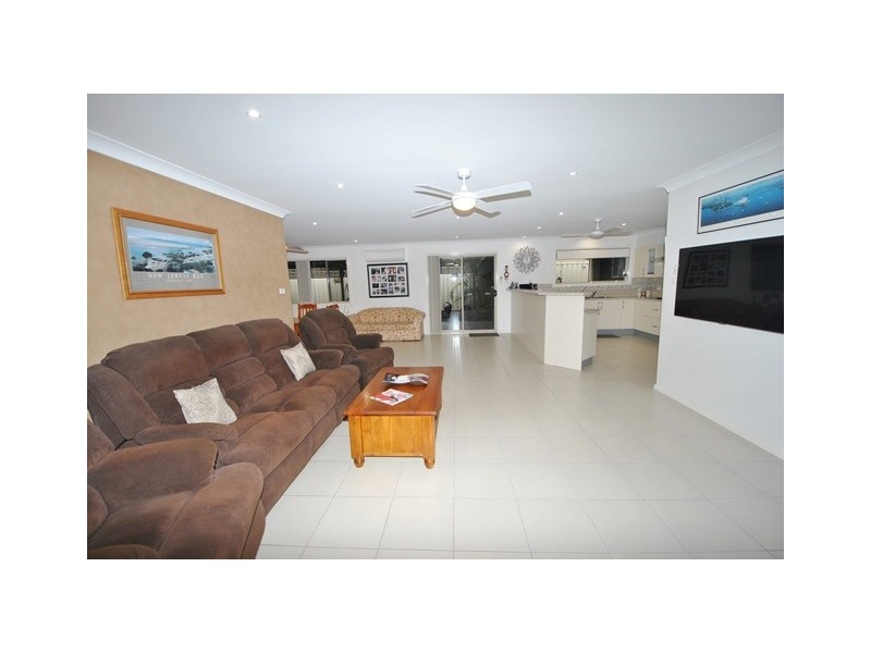 25 Capeland Avenue, Sanctuary Point NSW 2540