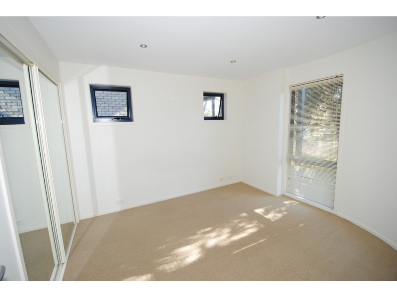 2/223 Elizabeth Drive, Vincentia NSW 2540