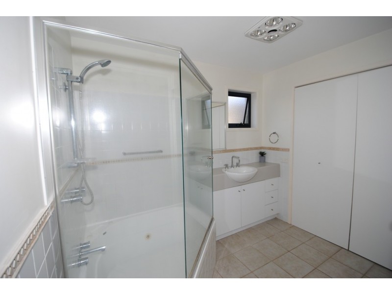 2/223 Elizabeth Drive, Vincentia NSW 2540