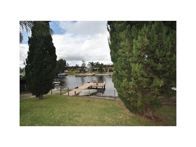 17 Teal Place, Sussex Inlet NSW 2540