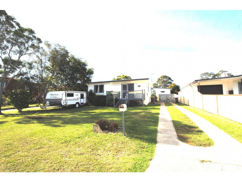 82 MaCleans Point Road, Sanctuary Point NSW 2540