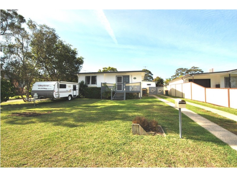 82 MaCleans Point Road, Sanctuary Point NSW 2540